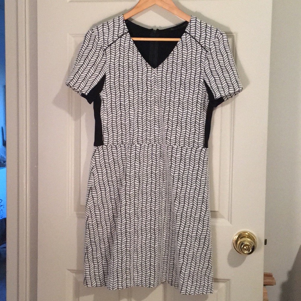 Zara black & white chevron print dress - L